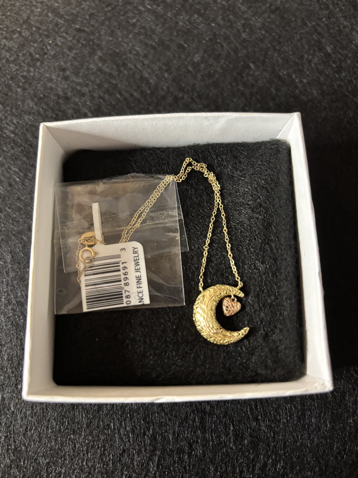 10K SOLID YELLOW GOLD 3D MOON & ROSE HEART PENDANT ON CABLE CHAIN NECKLACE.