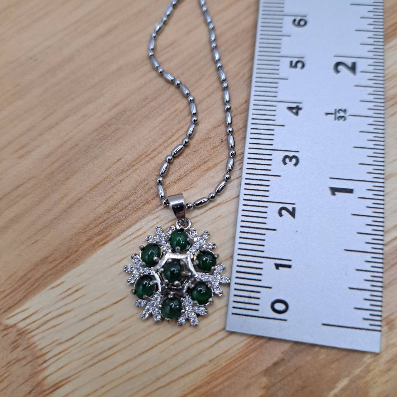 Jade Type A Pendant Burmese Natural green Jadeite Myanmar 006