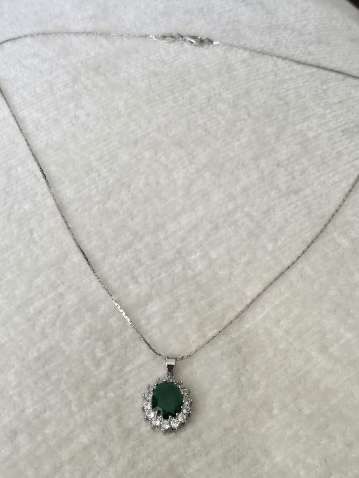 Women’s Green Crystal Floral Burst Sterling Silver 18 Inch Necklace. UK Seller