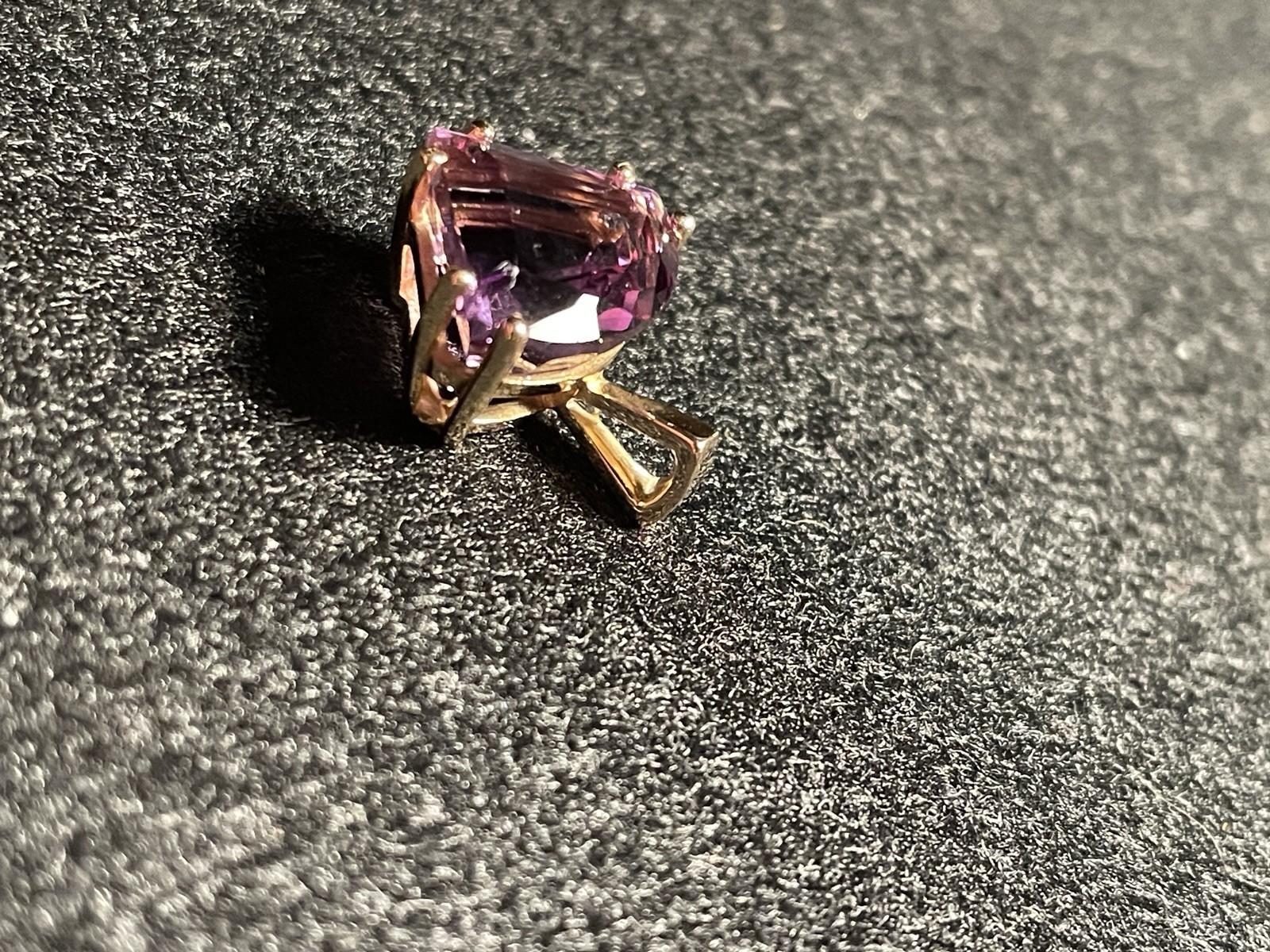 Trillion Cut Amethyst Gemstone Set In 14 K Yellow Gold