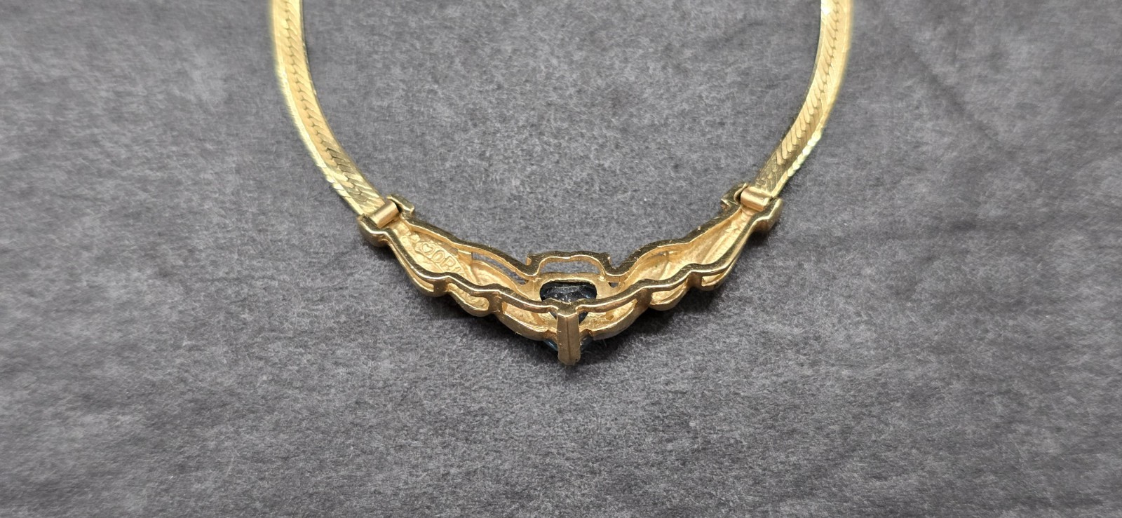Italy 14k Solid Gold Herringbone Chain Topaz Necklace 6.27g – Scrap or Wear