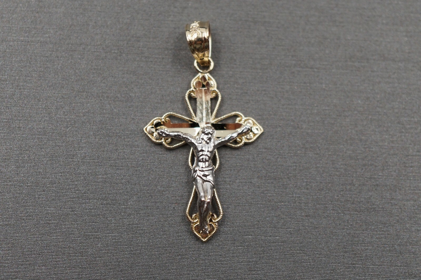 10K Solid Yellow Gold 1.05″ Diamond Cut Two Tone Crucifix Cross Charm Pendant.