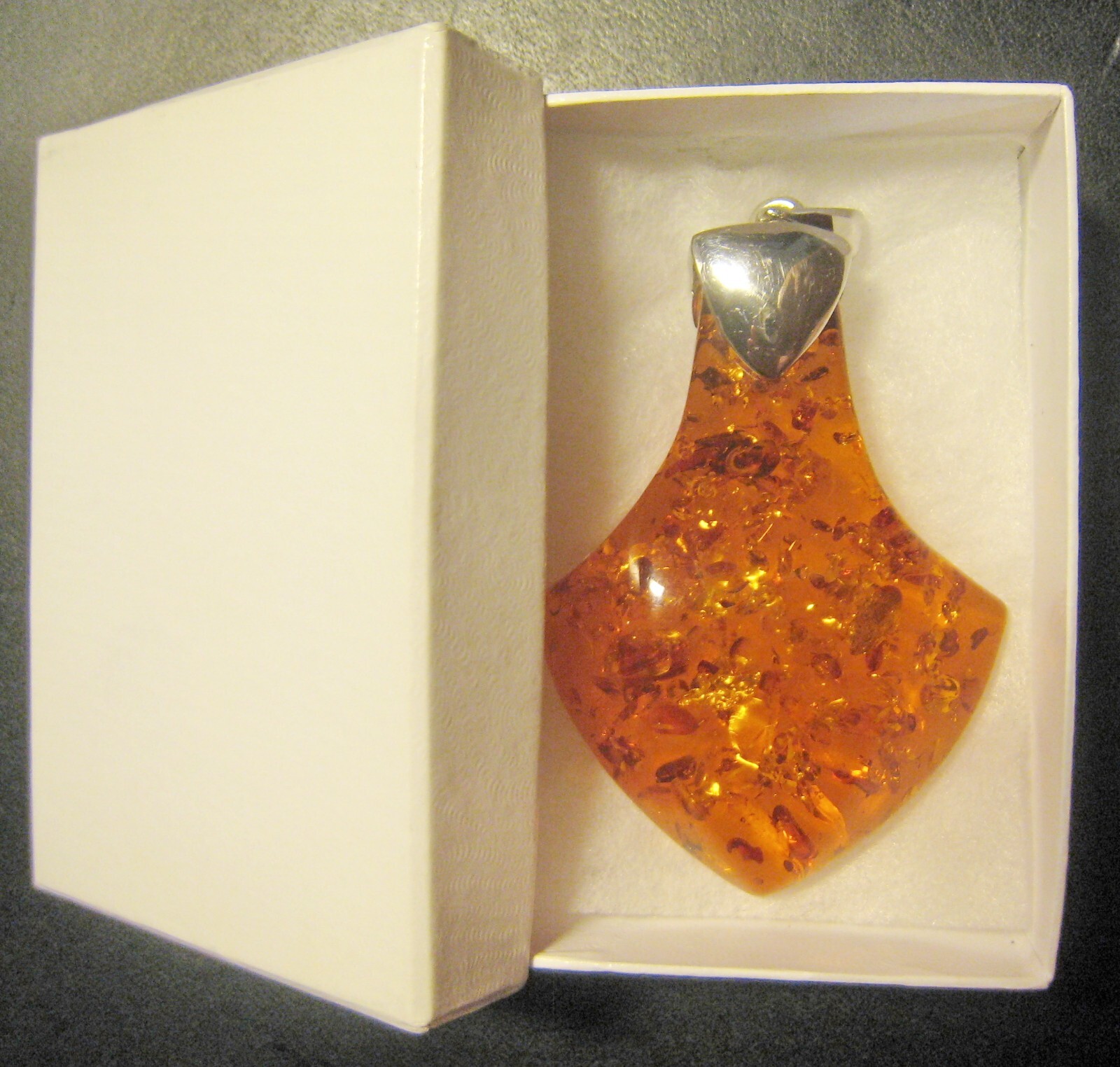 Pendant Fine Gold Plated 18KGP Amber 32g Very Good