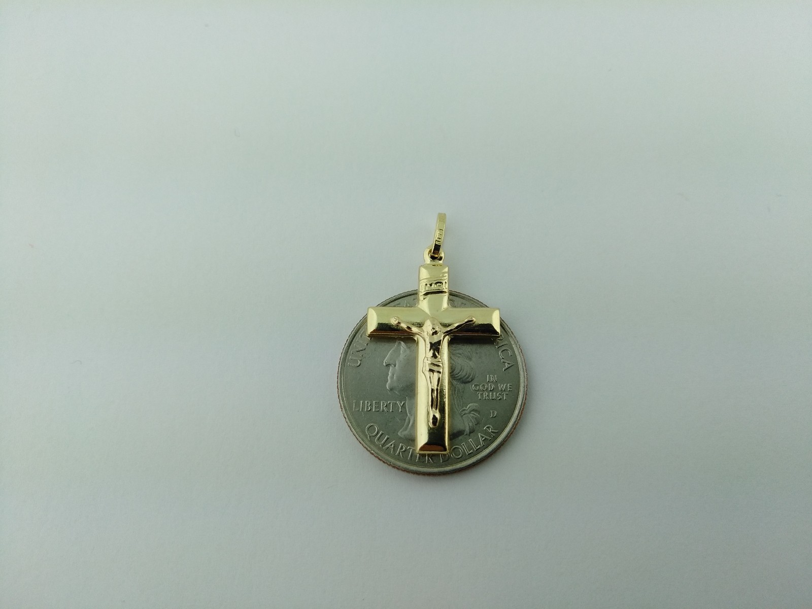 14K Solid Gold Italian Cross Pendant.Very elegant Very Good Price 1.7 grams