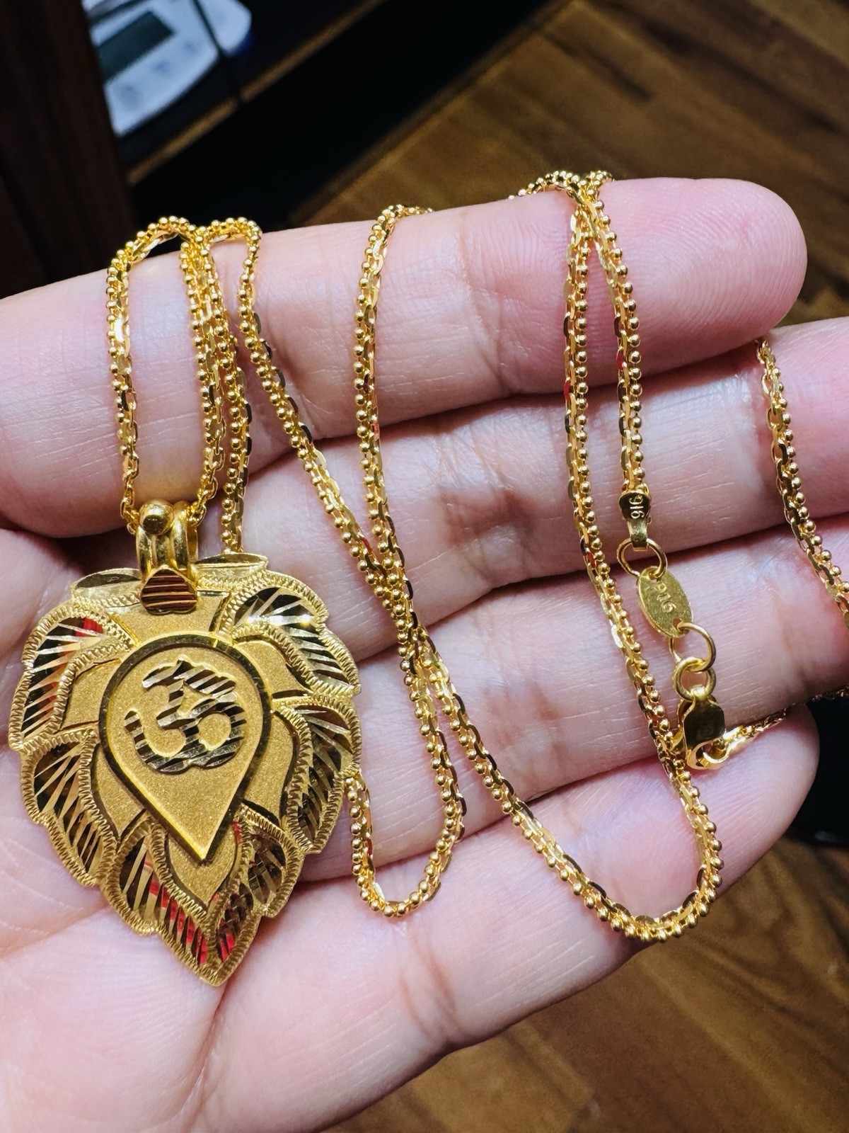 Saudi Dubai 22K Solid 916 Real Gold Leaf Flower Necklace 20” Long 12.1g 2.2mm