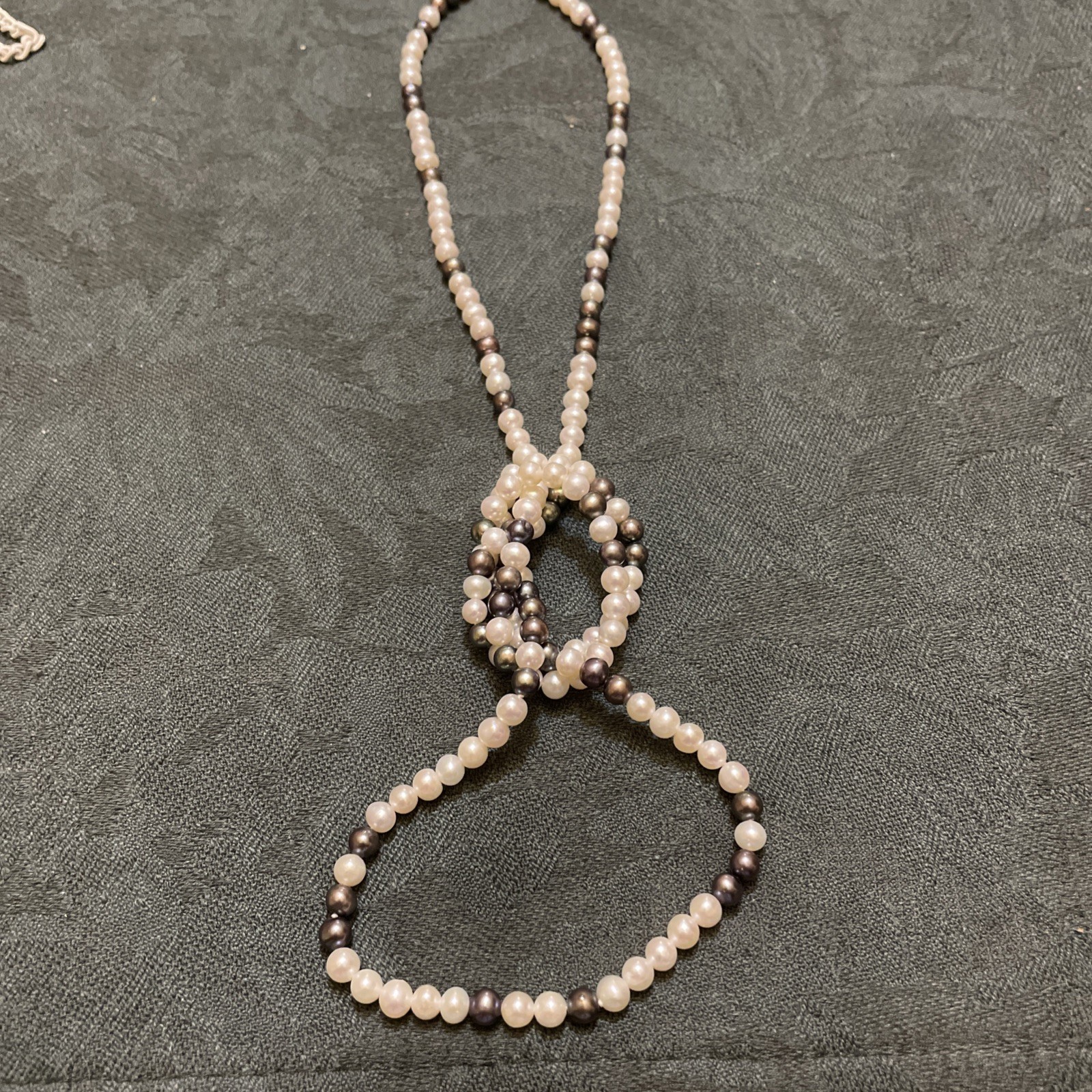QVC Beautiful White & Black Pearl Necklace Continuous Strand 32 Inch.