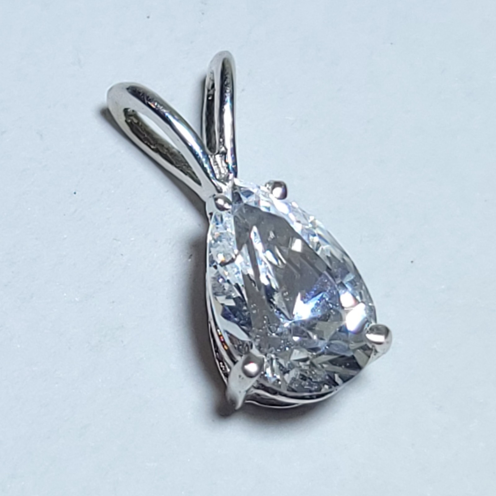 12k White Gold Pendant Clear Stone Small Charm 1.5cm Long 12 Karat 1.0g Total