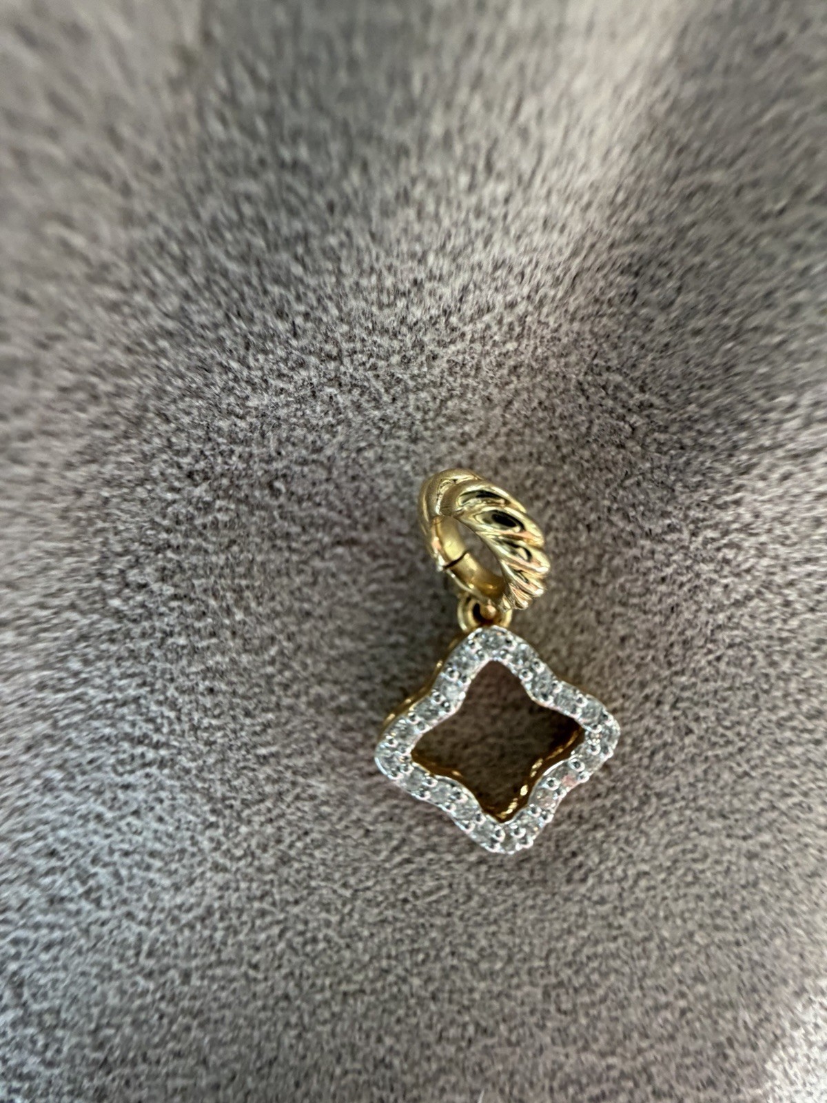 David Yurman QUATREFOIL AMULET 18K Yellow Gold with Diamonds, 11mm Pristine