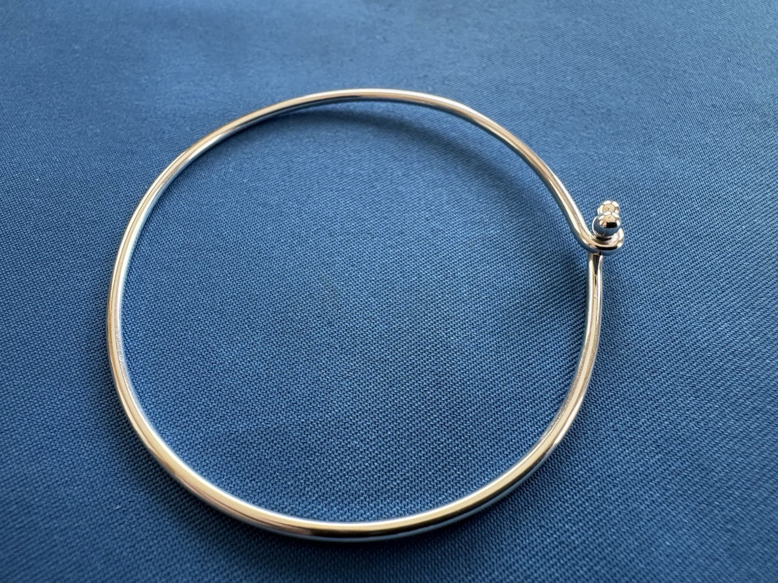 James Avery Sterling Silver Hook On Bracelet – Medium – 2 3/8” In Diameter