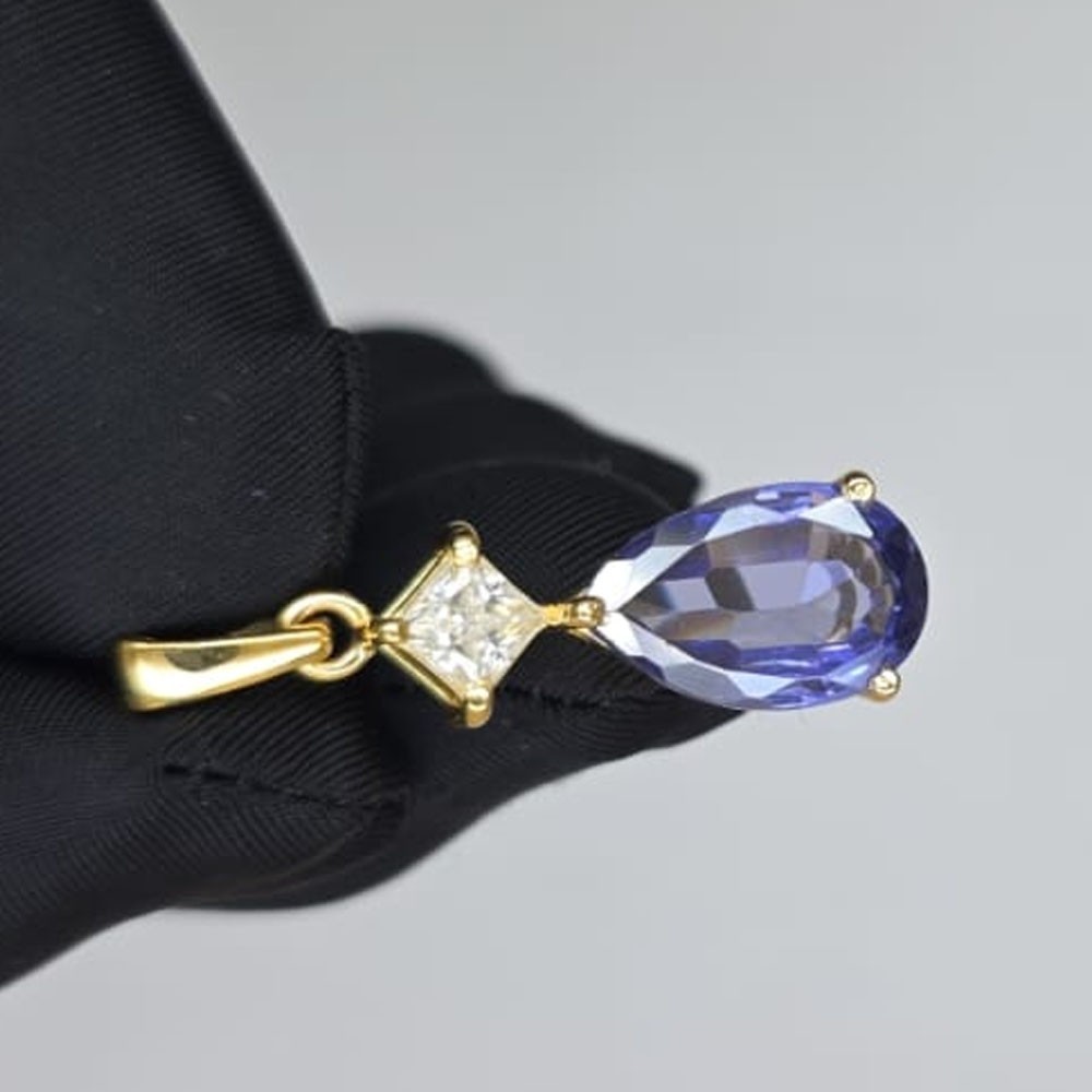 5.50ct Pear Cut Natural Tanzanite Gemstones Diamond Pendant Real 14K Yellow Gold