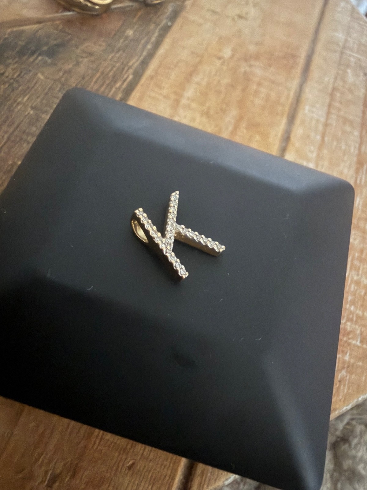 Vintage Reis Nichols solid 14k gold (K) initial diamond pendant preowned
