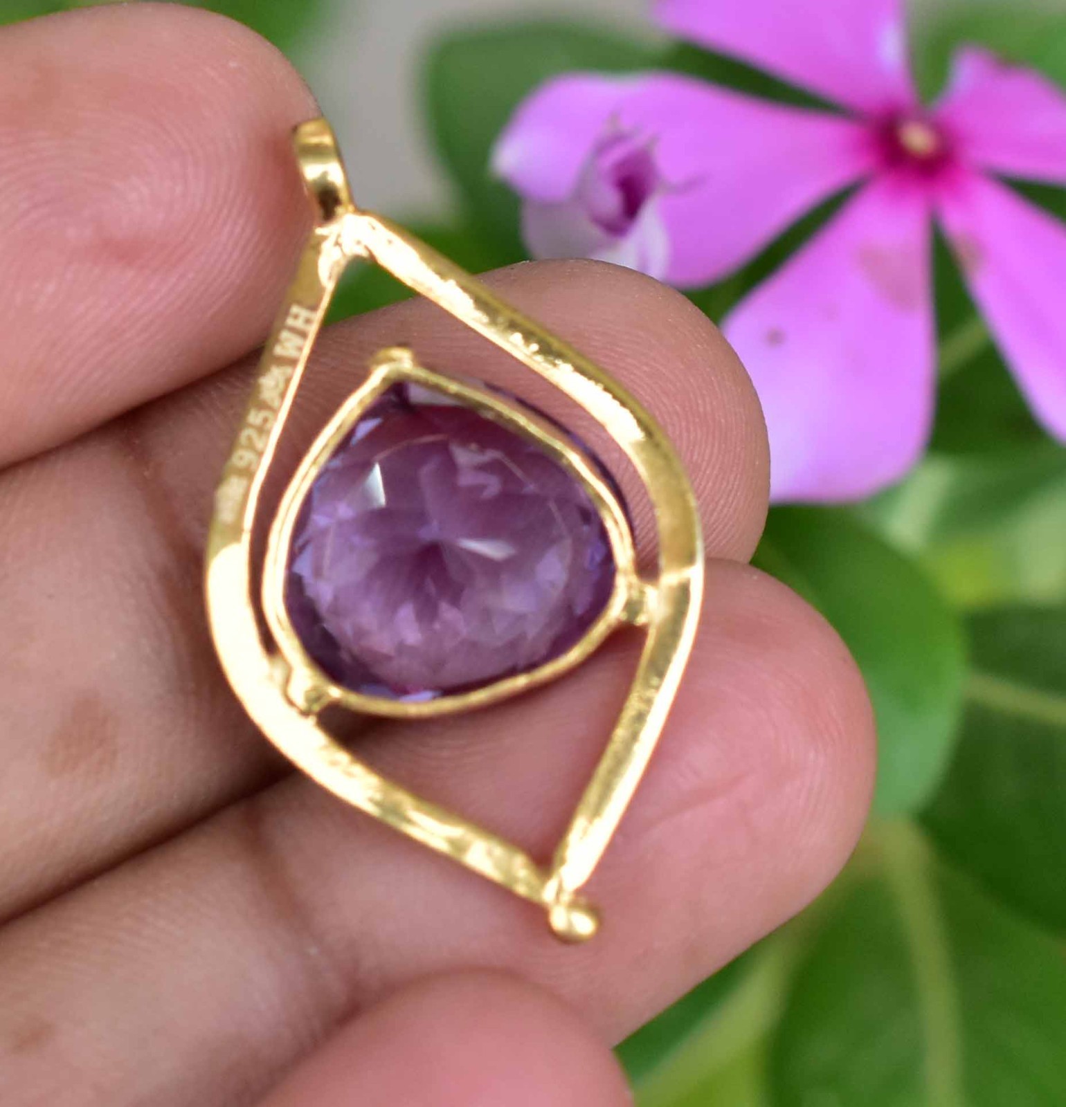 20.40 Ct Natural Color Change Alexandrite 925 Sterling Silver Pendant Certified