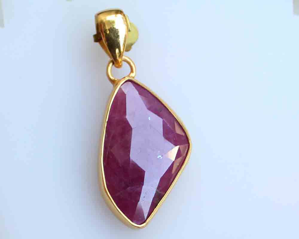 18 kt Gold over 925 Sterling Pendant with Gemstones – 1″ long 26.60 Carat