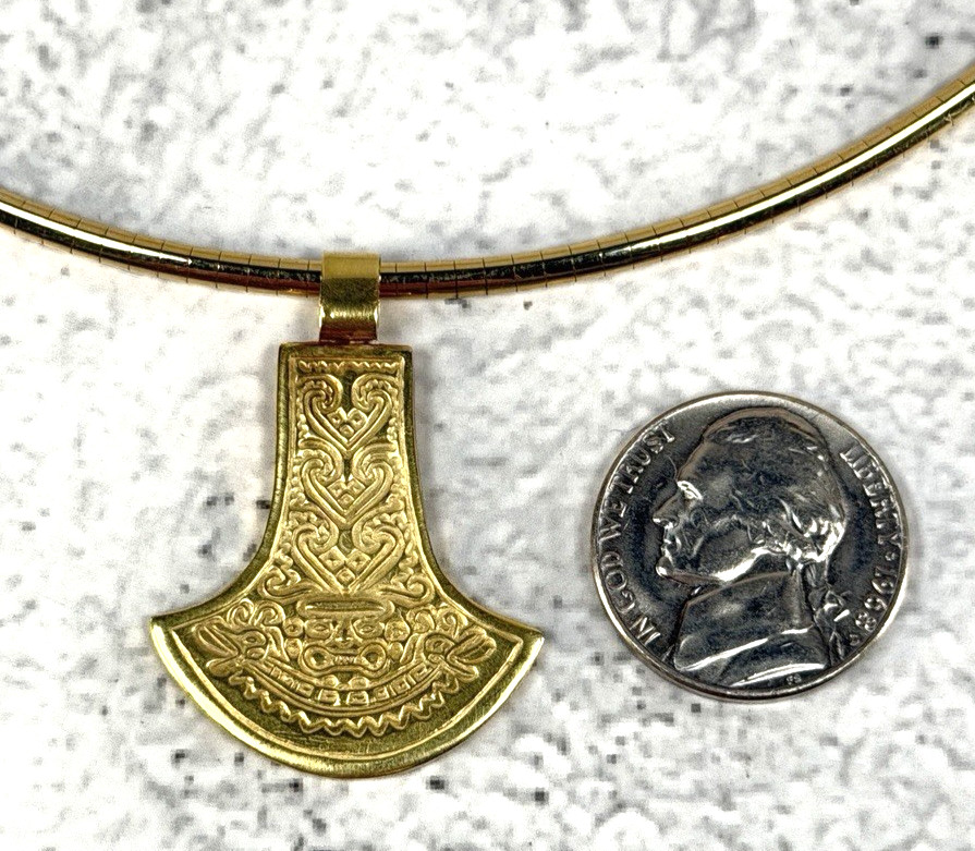 18k (750) Peruvian Axe Head Pendant with Incan Tumi Design Diamond on Clasp