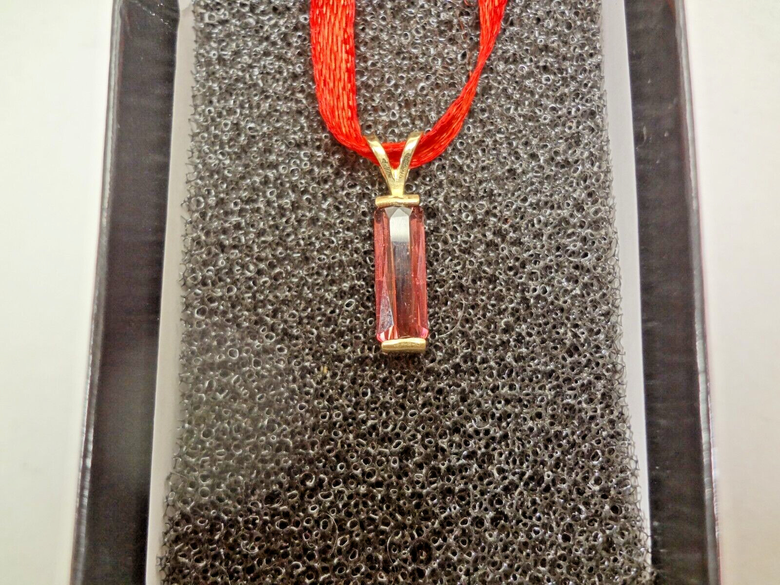 SOLID 14K GOLD – LOUPE CLEAN PINK TOURMALINE PENDANT CHARM – .91 GRAMS – E93
