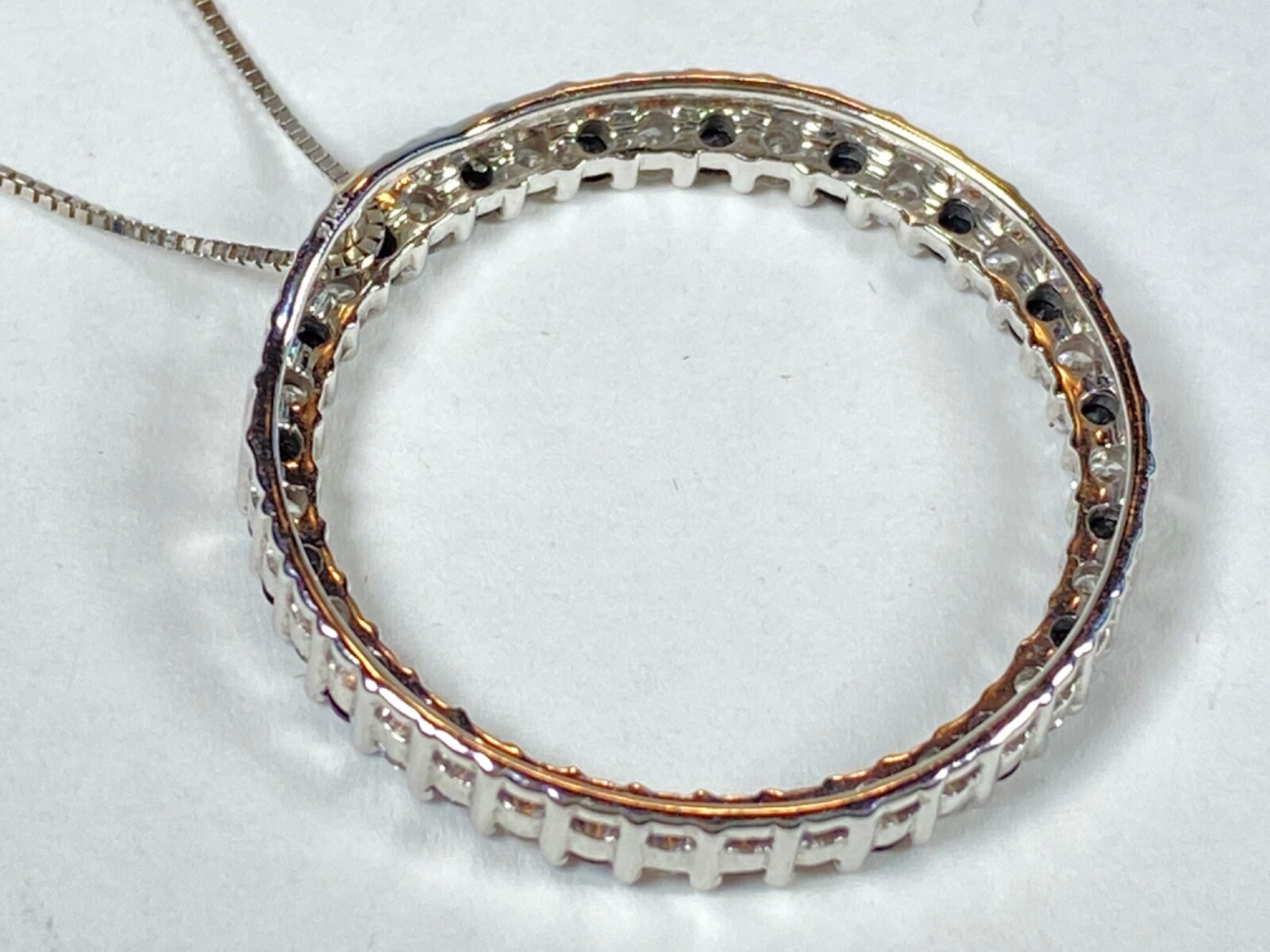 14K Gold Black & White Diamond Eternity Circle Pendant Necklace – 3.8 Grams