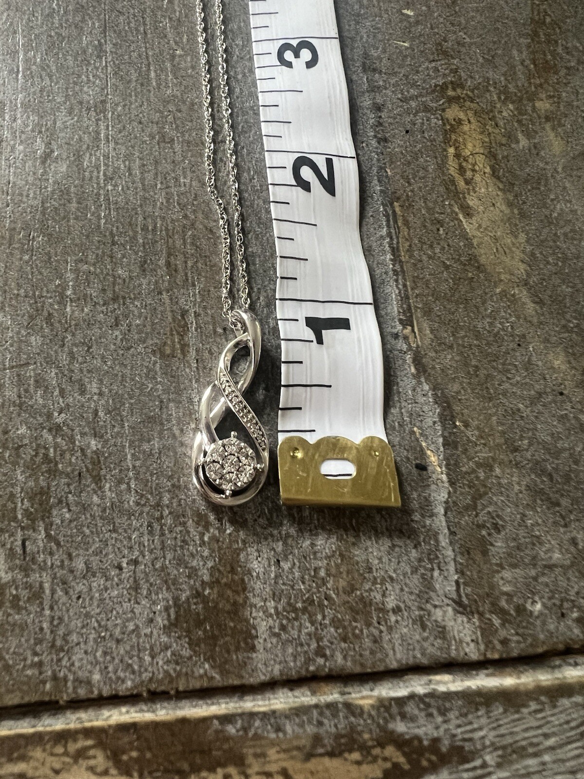 NC Sterling Silver Necklace Twist Pendant W/ Diamonds In The Center