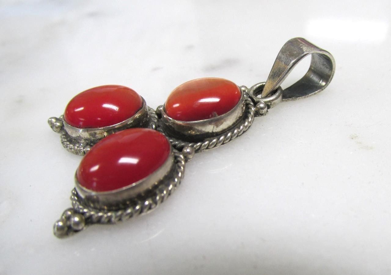 Sterling Silver Dangle Pendant w/ Unknown Stones ~ 9.4grams ~ 3-D403
