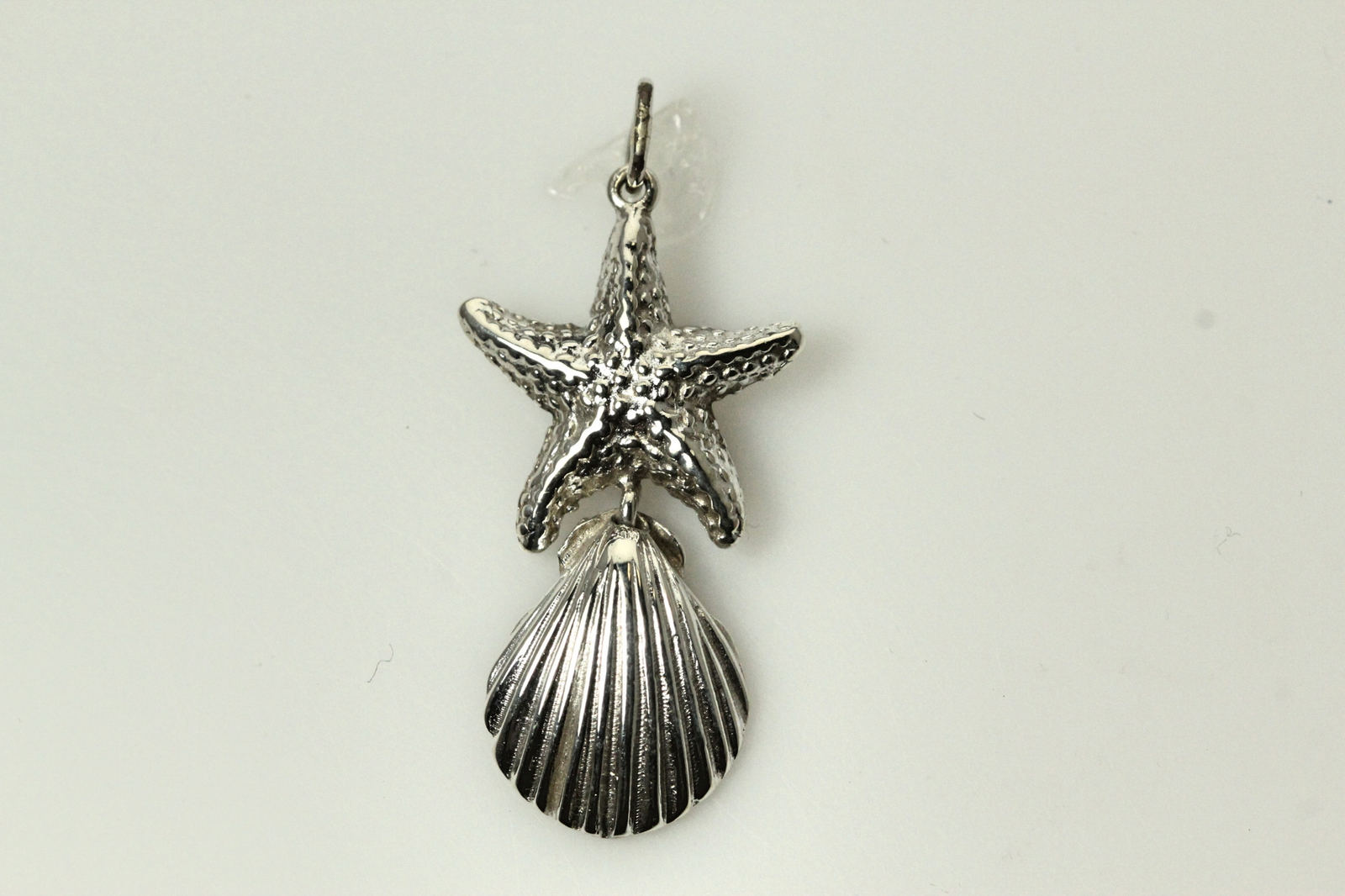 925 Sterling Silver Starfish & Shell Pendant 3 Grams (PEN7953)