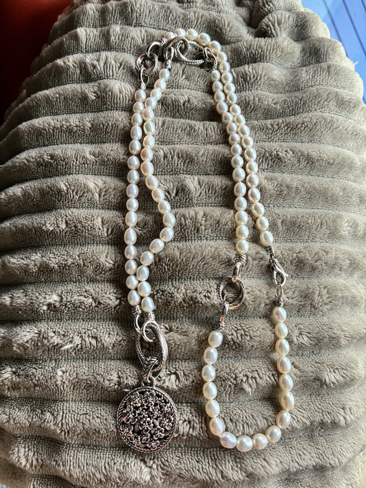 John Hardy Sterling Silver and Cultured Pearl Pendant Necklace 18″ Long