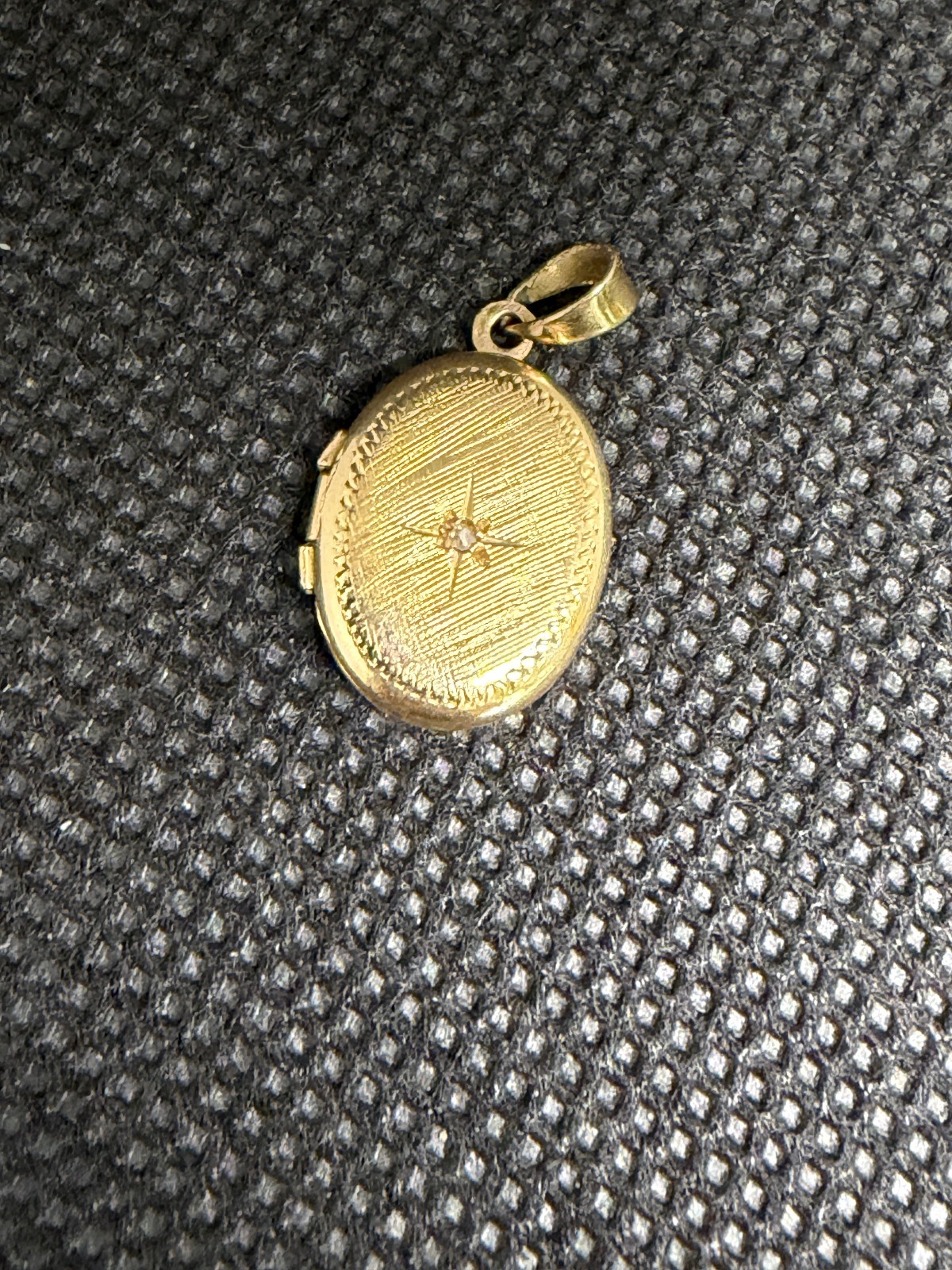 Vintage Solid Gold 14k Locket Pendant 0.75 in. 2.04g New Old Stock
