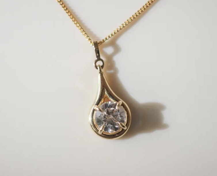 14K Yellow Gold Pendant 2.00 CT Round-Cut Lab Grown Diamond EF/VS1 IGI NO Chain