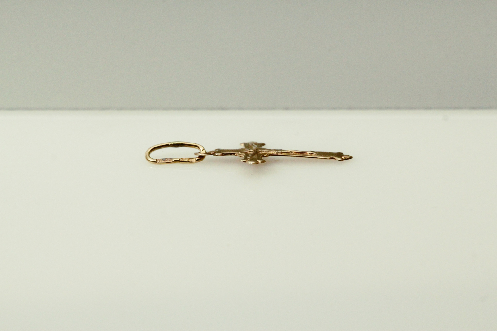 Russian Crucifix 585 14K Yellow Gold 0.6 grams (PEN9799)