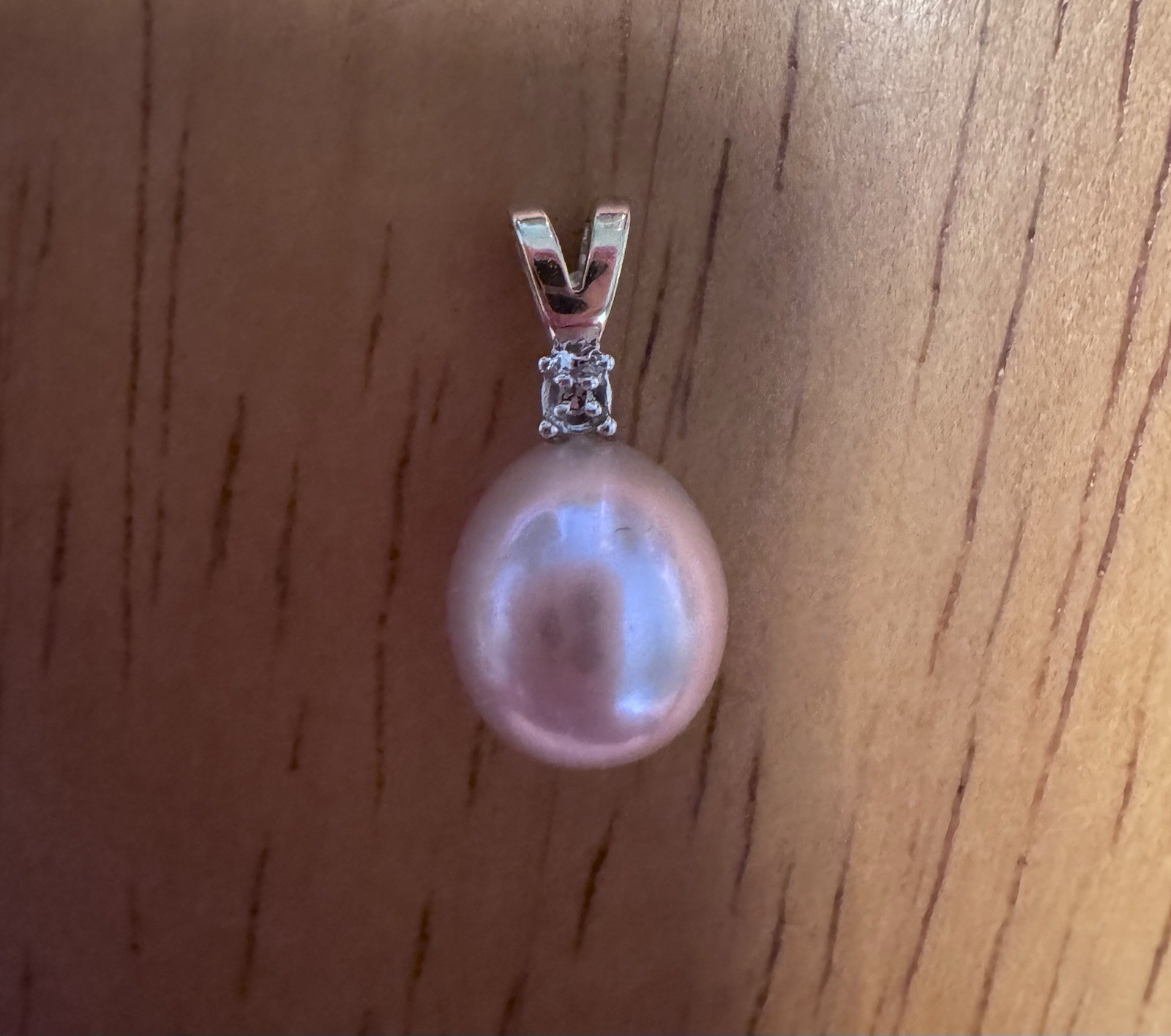 14K Yellow Gold Oval Pink Fresh Water Pearl & Prong Set Diamond Pendant