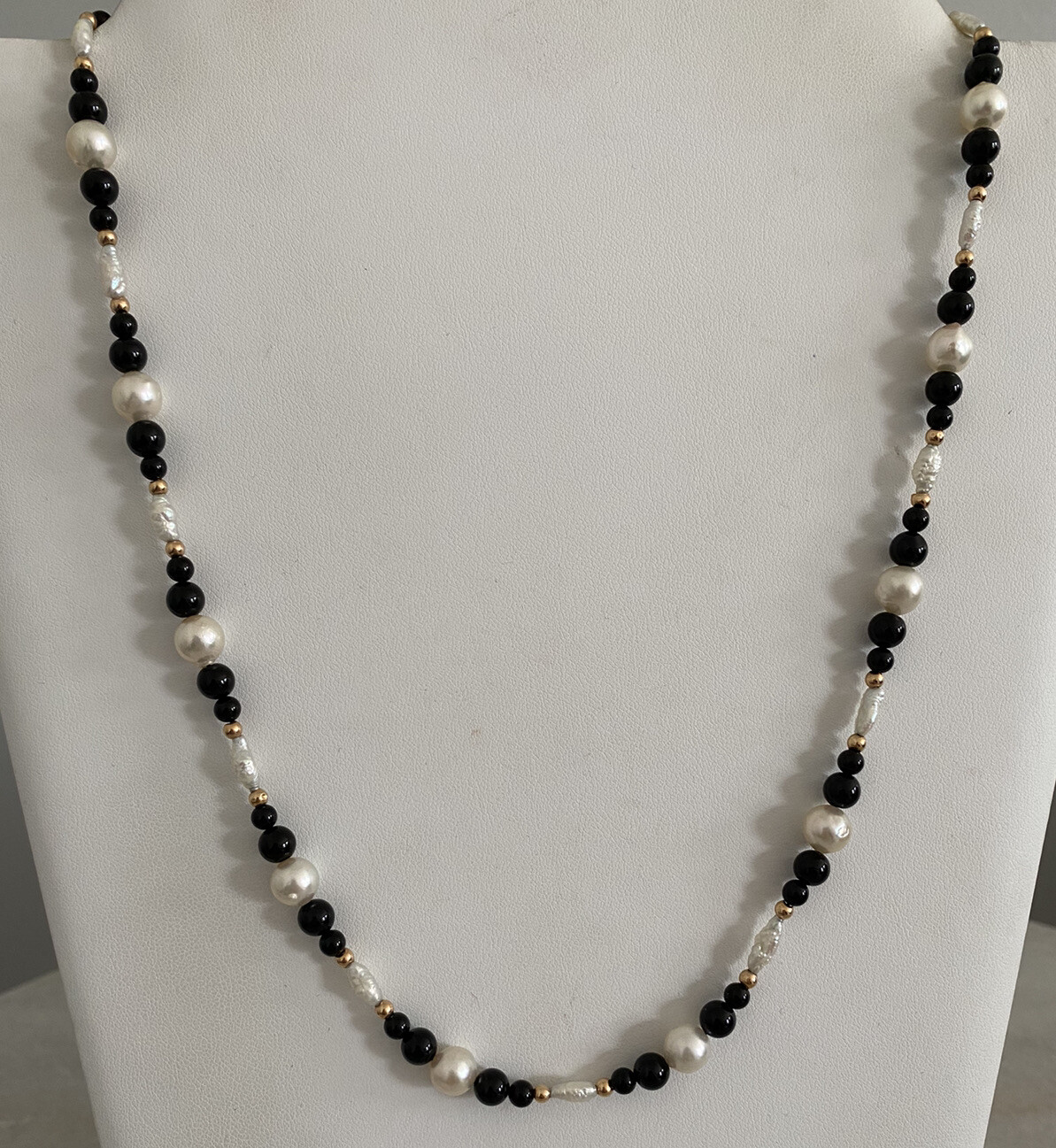 Beautiful Genuine Freshwater Pearl Onyx Gold Filled Beaded Necklace 14/20 GF