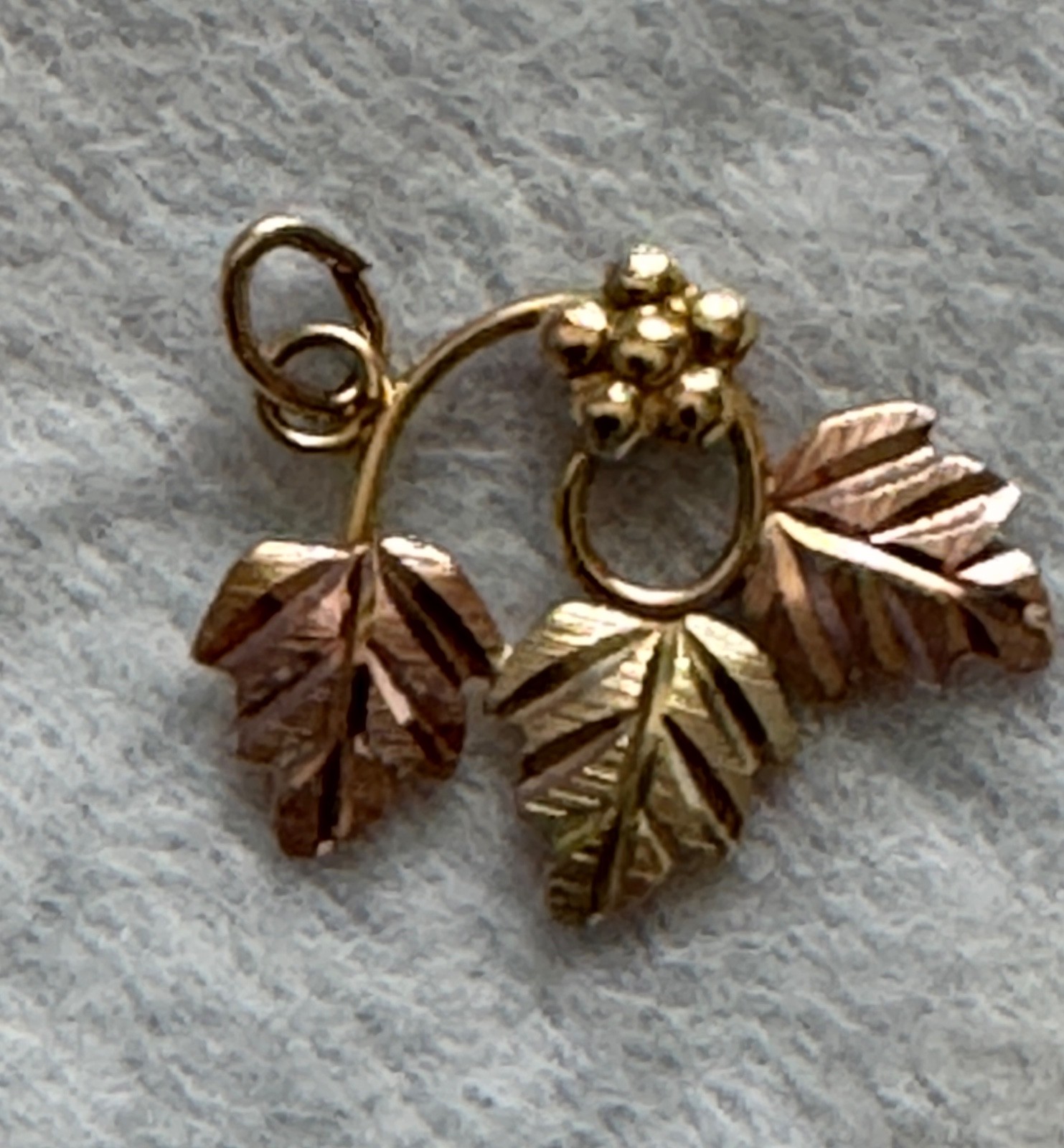 Black Hills Gold 10k charm (preowned)