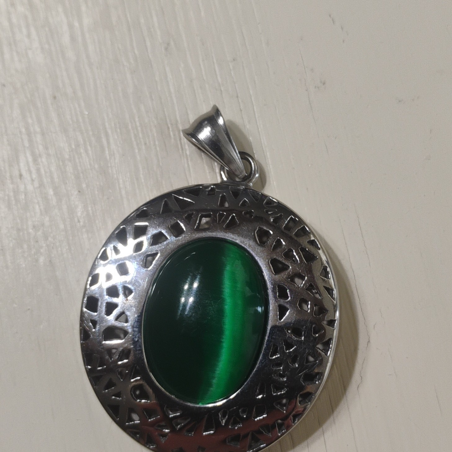 Silver Tone Round Pendant Green Oval Cabochon Bezel Set Metal Stone