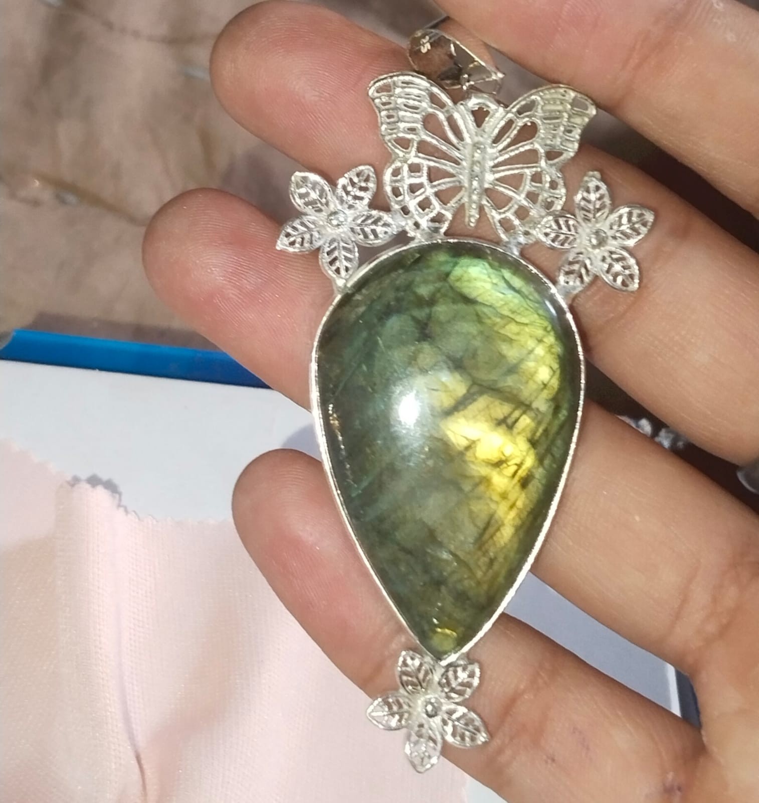 96Crts Spectrolite Labradorite Finland german Silver Pendant Necklace 18 Opens i