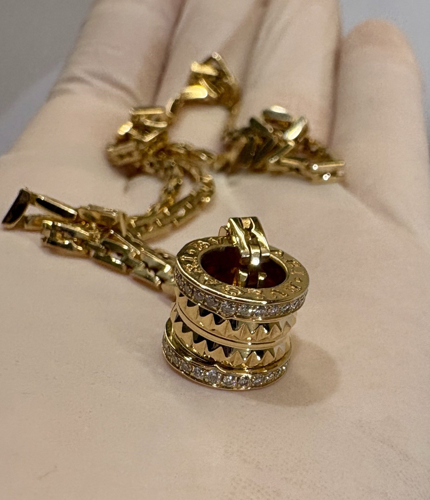 bvlgari B.zero1 Gold Necklace thick chain model