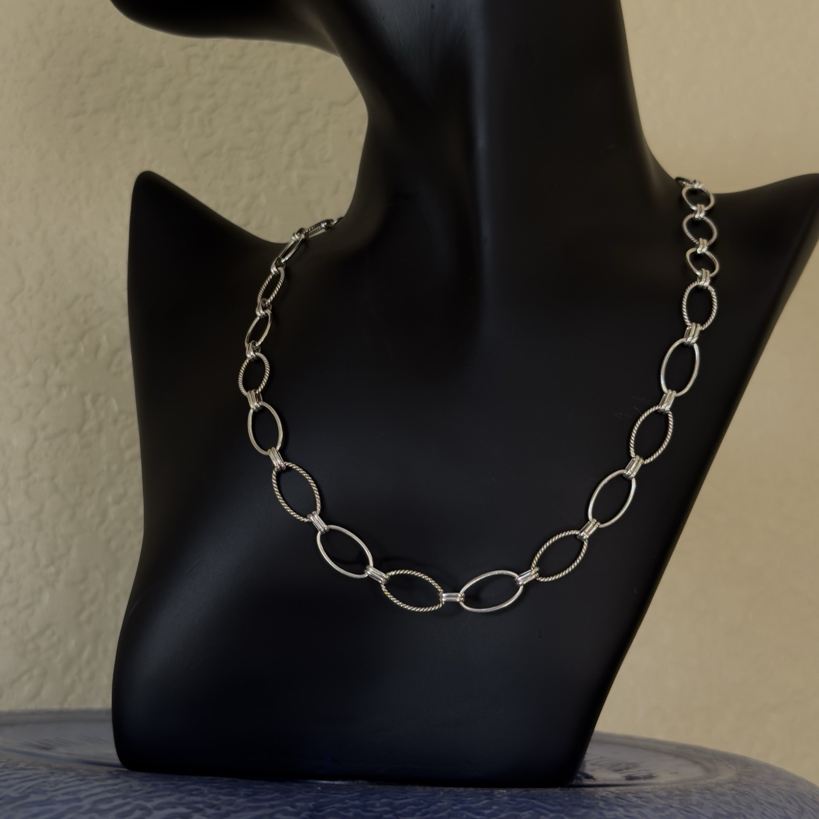 Vintage Sterling Silver 925 Oval Link Chain Necklace Textured Toggle Clasp