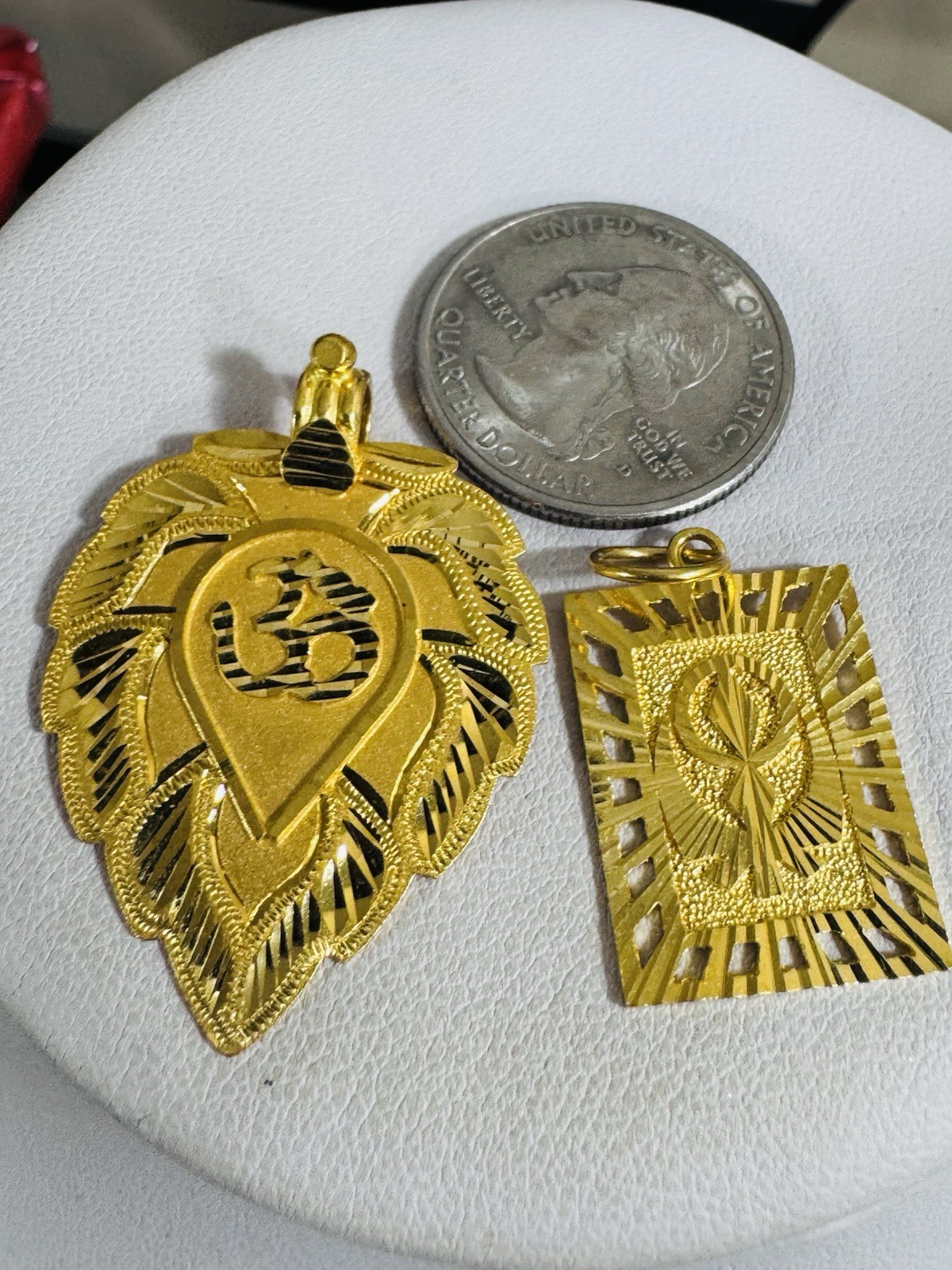 Saudi 22K Solid 916 Real Gold Two Set (2) Leaf Flower/Sikh Allah Pendant 9.2g