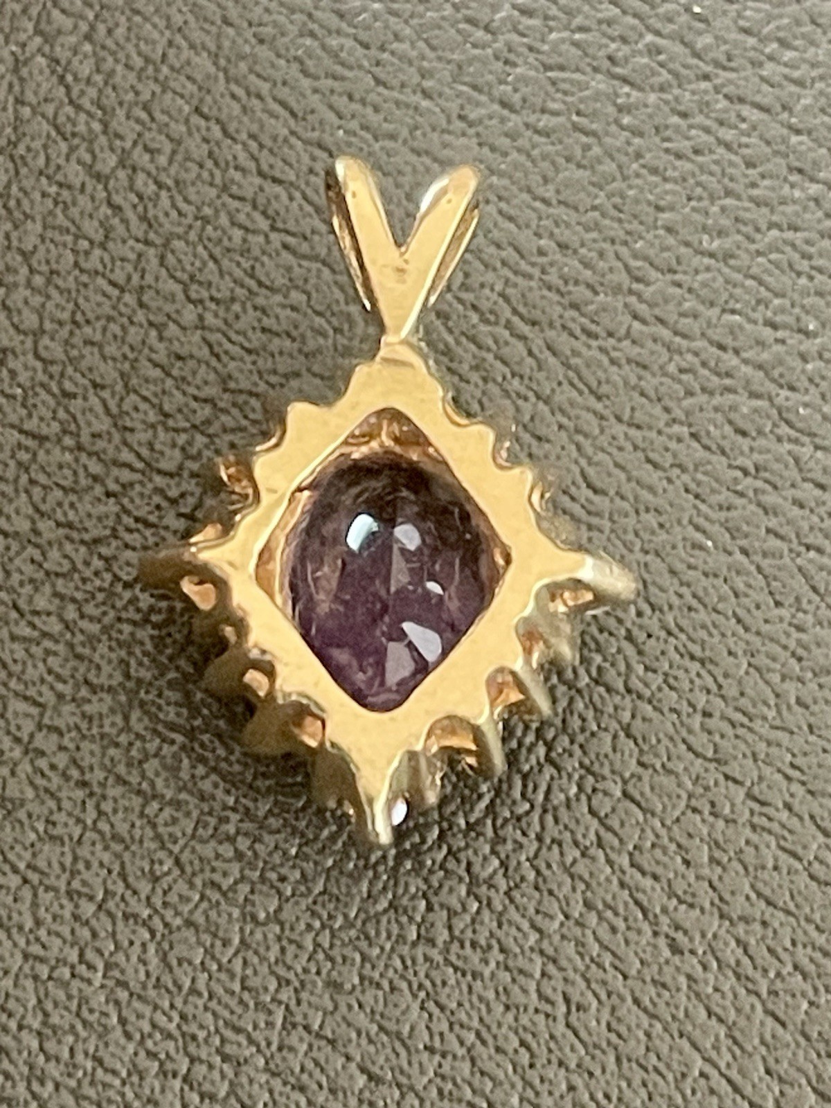14KT Yellow Gold 1.20CT Amethyst 0.20CTW diamond pendant (E69)