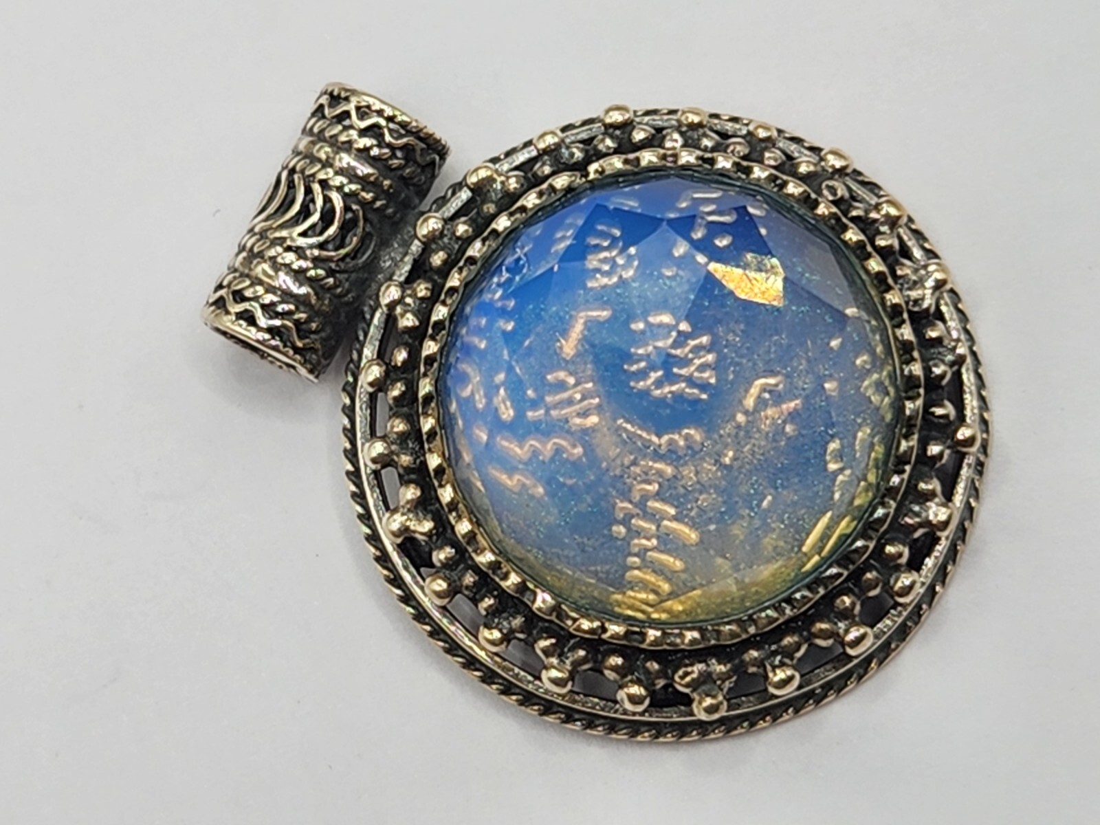 1.36″ Sterling Silver 925 Pendant Round Opaque Stone Beaded & Rope Edge
