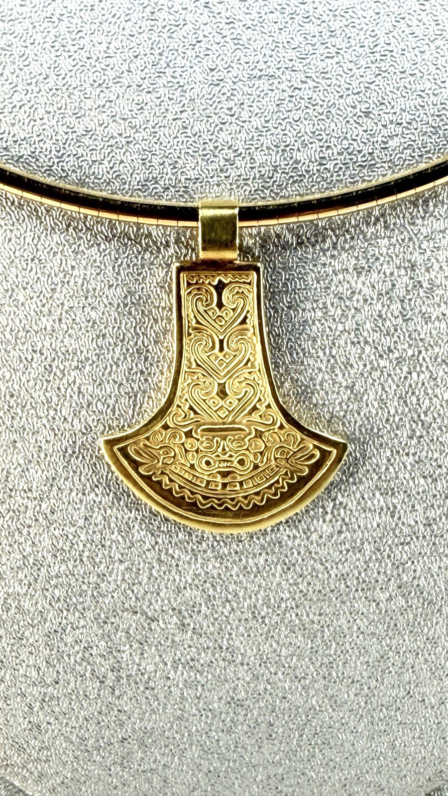 18k (750) Peruvian Axe Head Pendant with Incan Tumi Design Diamond on Clasp