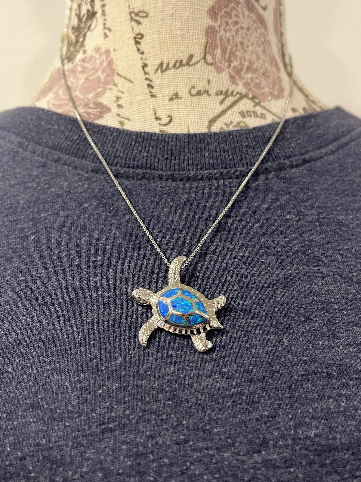 Sterling Silver 925 Hawaiian Turtle Pendant With Opals And Chain. 5.38 G