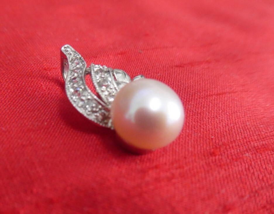 STERLING SILVER 925 CULTURED PEARL & CUBIC ZIRCONIUM PENDANT Very Good Quality