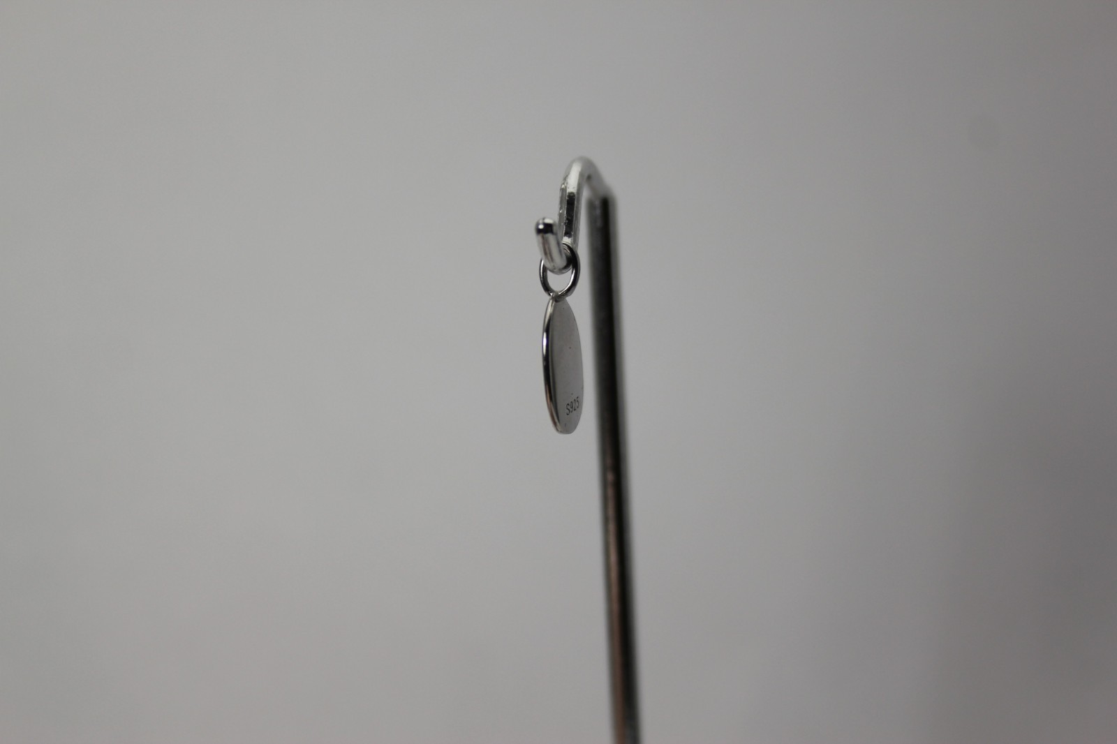 925 Sterling Silver Rose Engraved Small Oval Pendant 0.7 Grams (PEN10462)