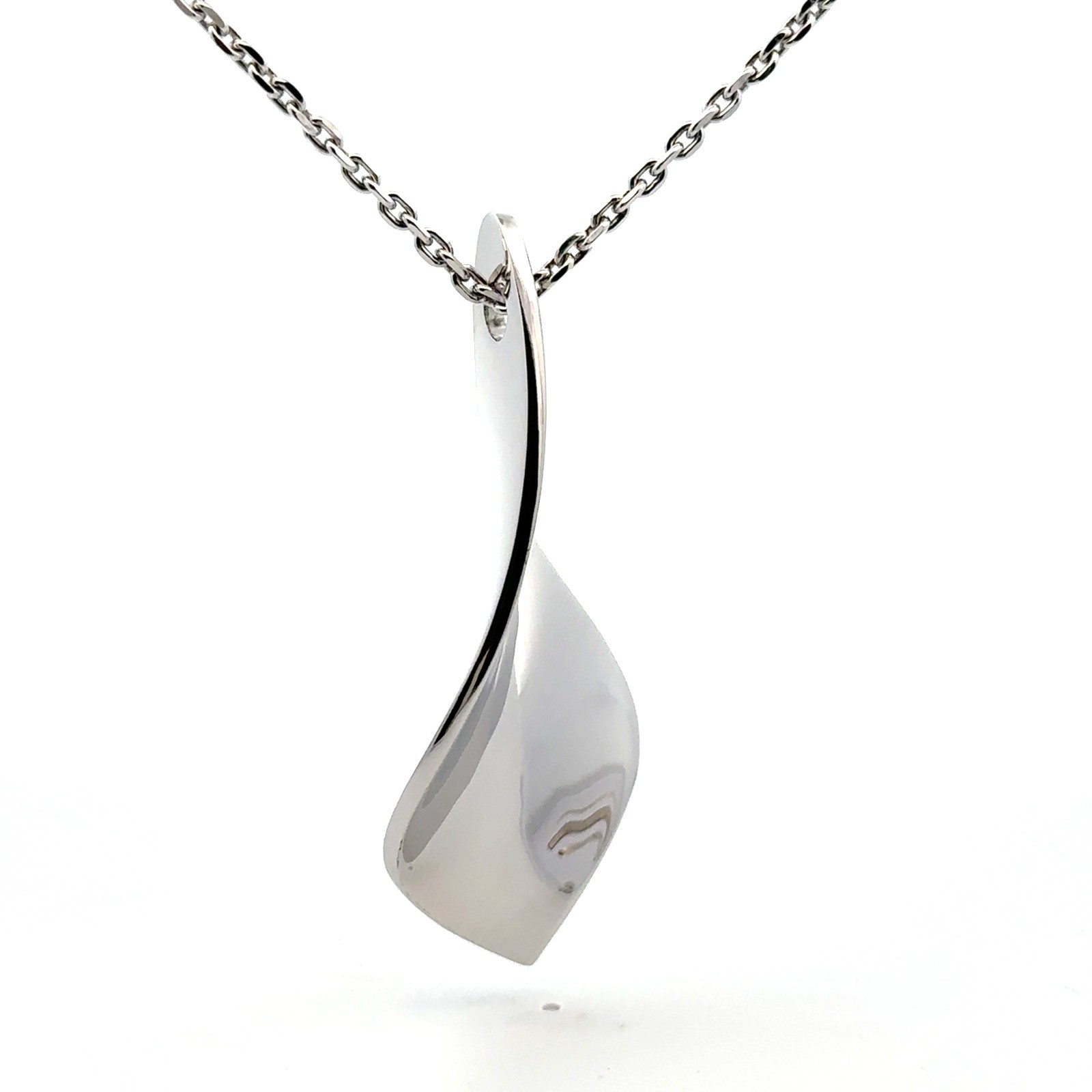 ELLE Sterling Silver Freeform Necklace ( 1 1/4 x 2 3/4 inch) Chain 24 Inch
