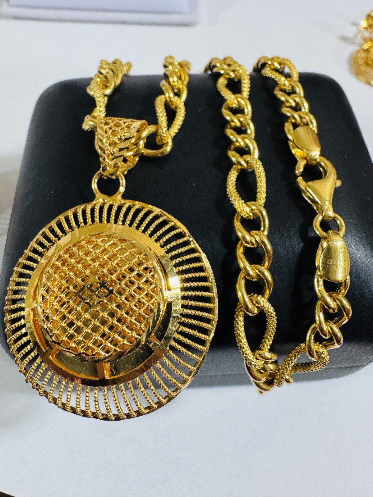 Saudi Dubai 22K Solid 916 Real Gold Round Set Necklace 18” Long 16.83g 5.5mm