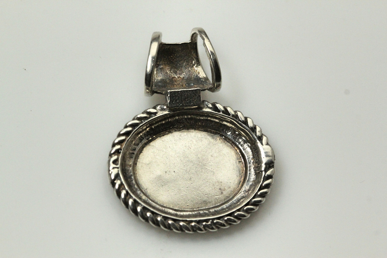 925 Sterling Silver Oval Engravable 8.1 Grams (PEN8083)