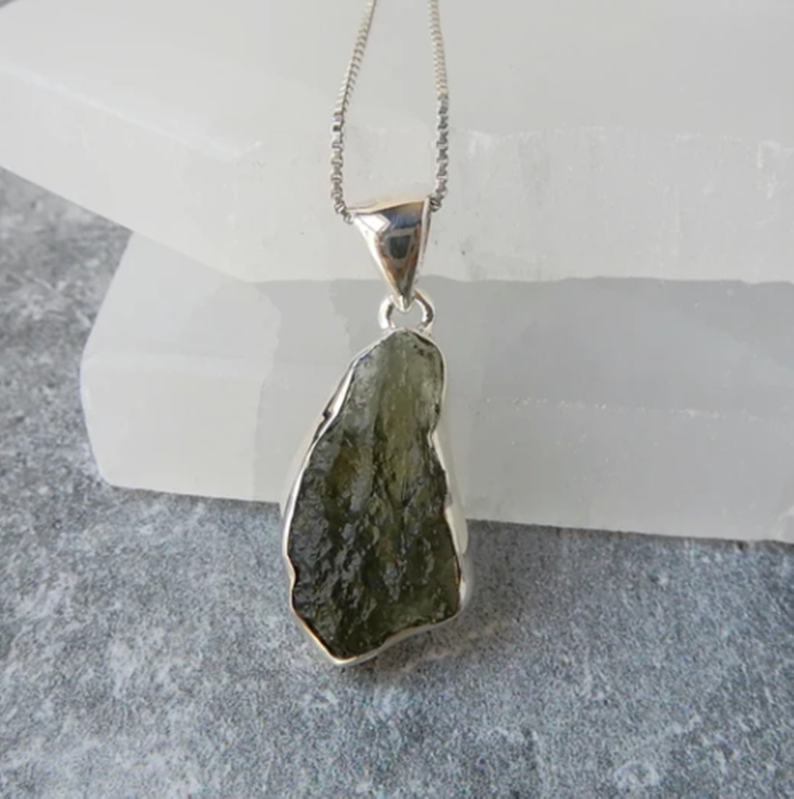Raw Moldavite Gemstone Solid 925 Sterling Silver Wonderful Neck Pendant MK*