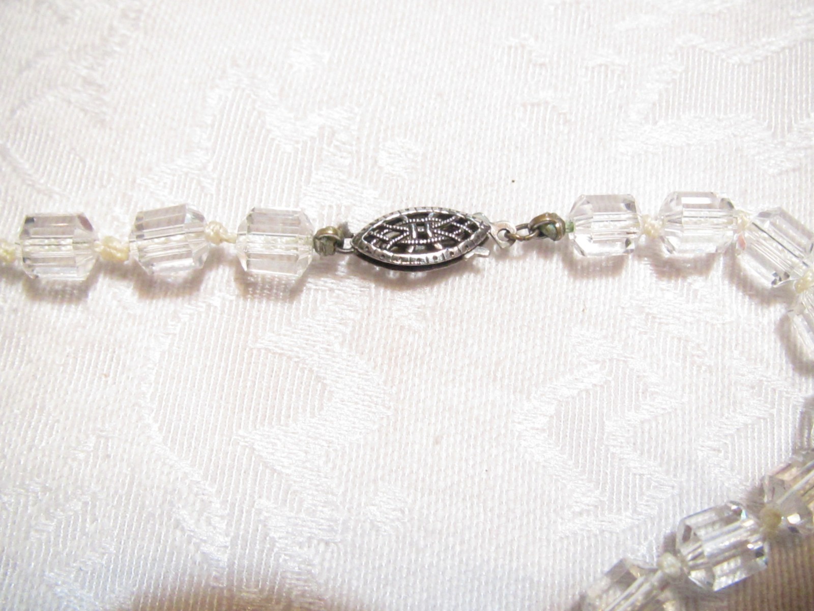 BEAUTIFUL ESTATE 15″ CHOKER STYLE STERLING CLASP CUT CLEAR CRYSTAL BEADS