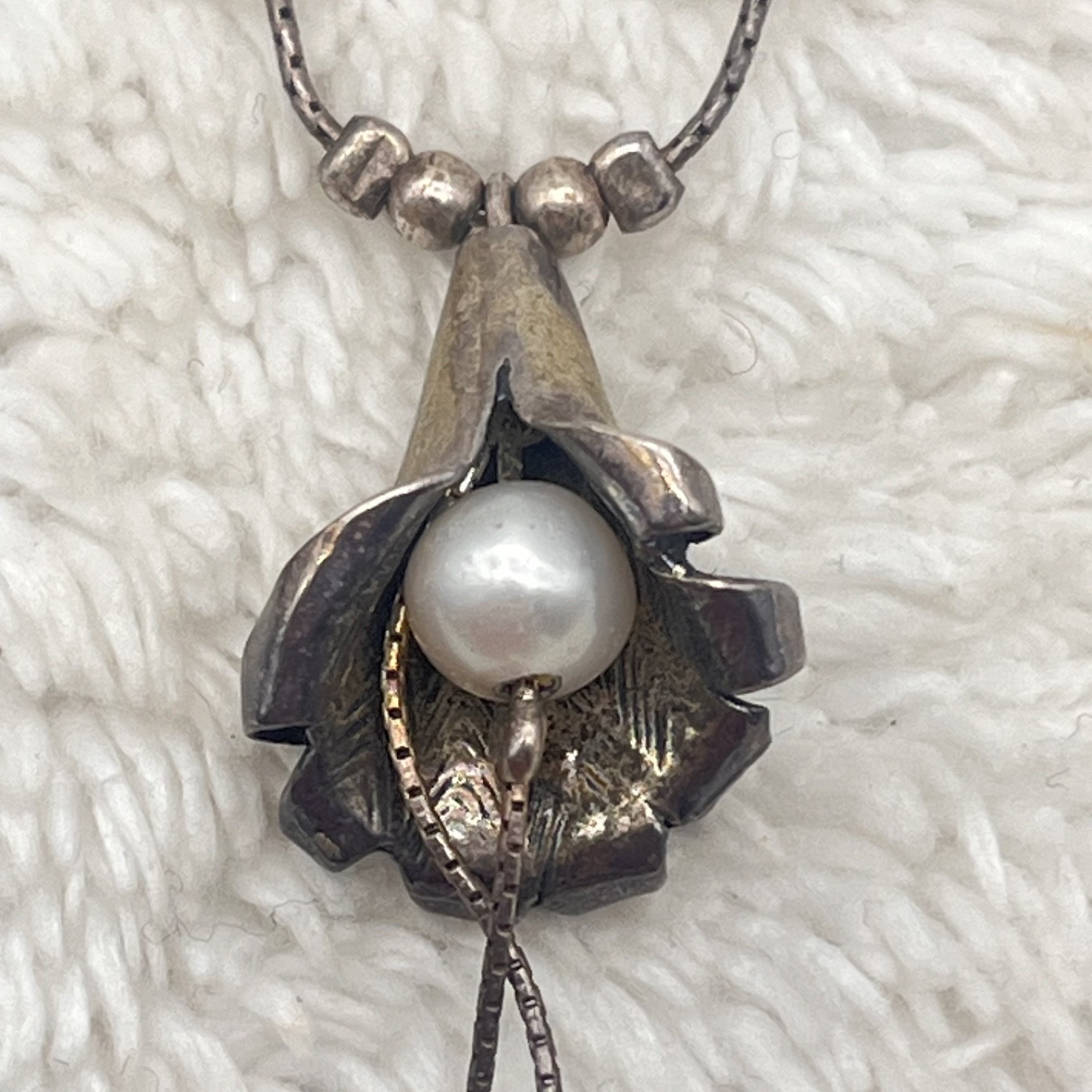 Sterling Silver Flower Necklace Freshwater Pearl Faux Lariat 16″