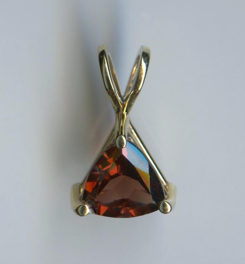 14K Solid Yellow Gold 7mm Trillion Red Garnet Gemstone Solitaire Pendant (XN