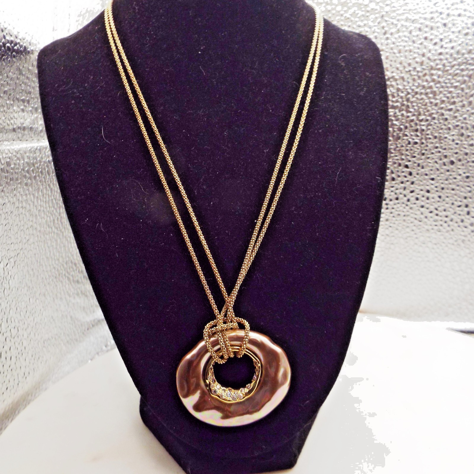 MAJORICA PURPLY LAVENDER AMOEBA PEARL W/ CENTER OPENING CRYSTALS NECKLACE 17