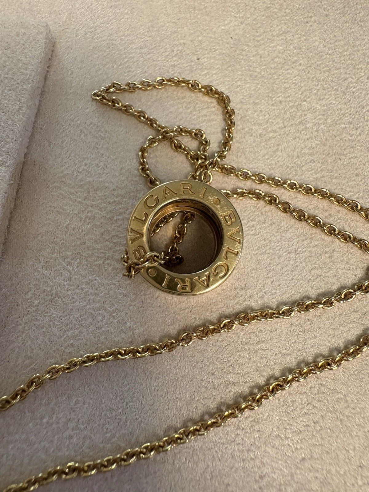 Bvlgari B.Zero1 Necklace in 18K Yellow Gold. 16 Inch Necklace